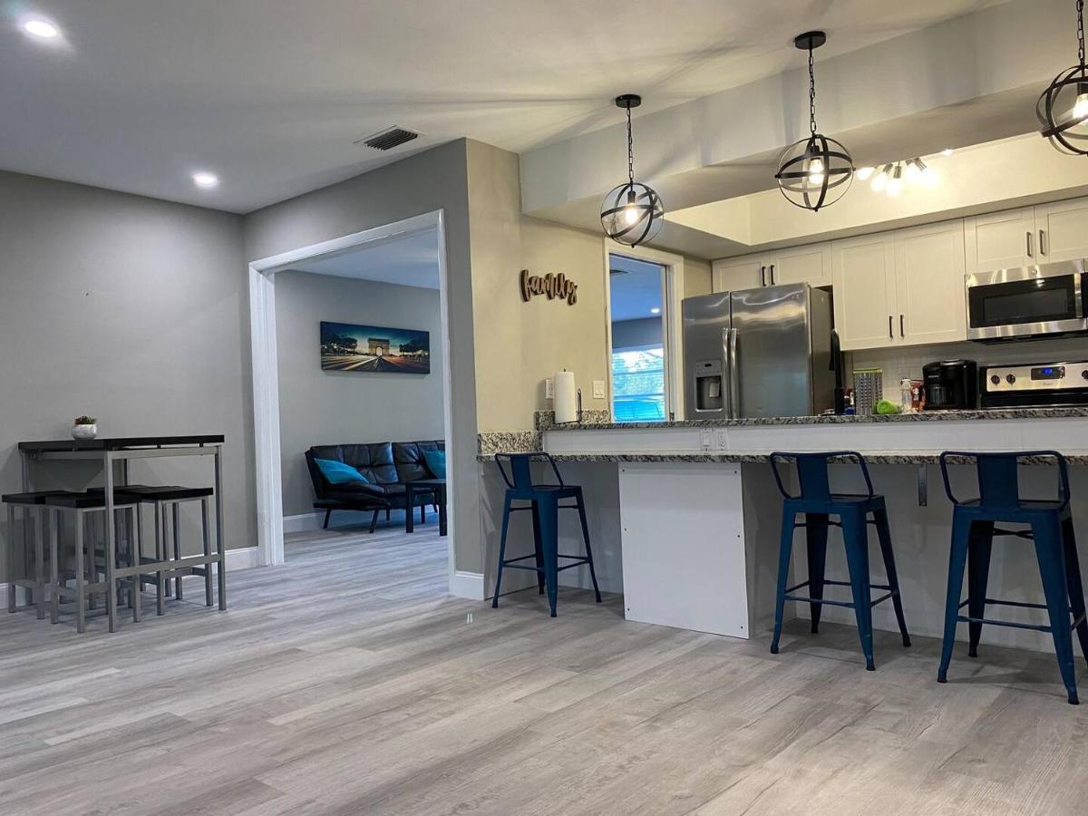 Spacious 5 Bedrooms 3 Bathrooms Family-Friendly Home With Heated Salt Pool Clearwater Eksteriør billede